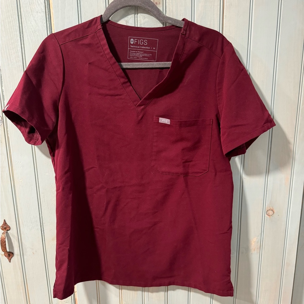 Figs scrub top